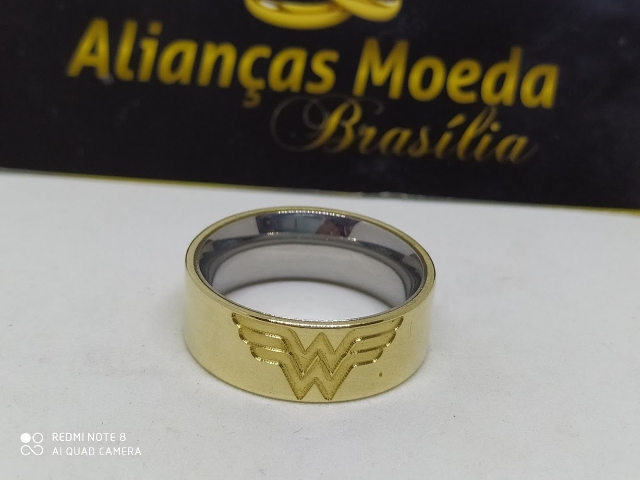 Aliança Casamento/Noivado ouro 18k - 10mm - personagens Batman e Mulher  Maravilha